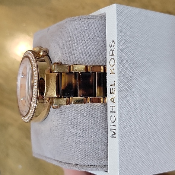 Michael Kors Watch - Picture 2 of 4